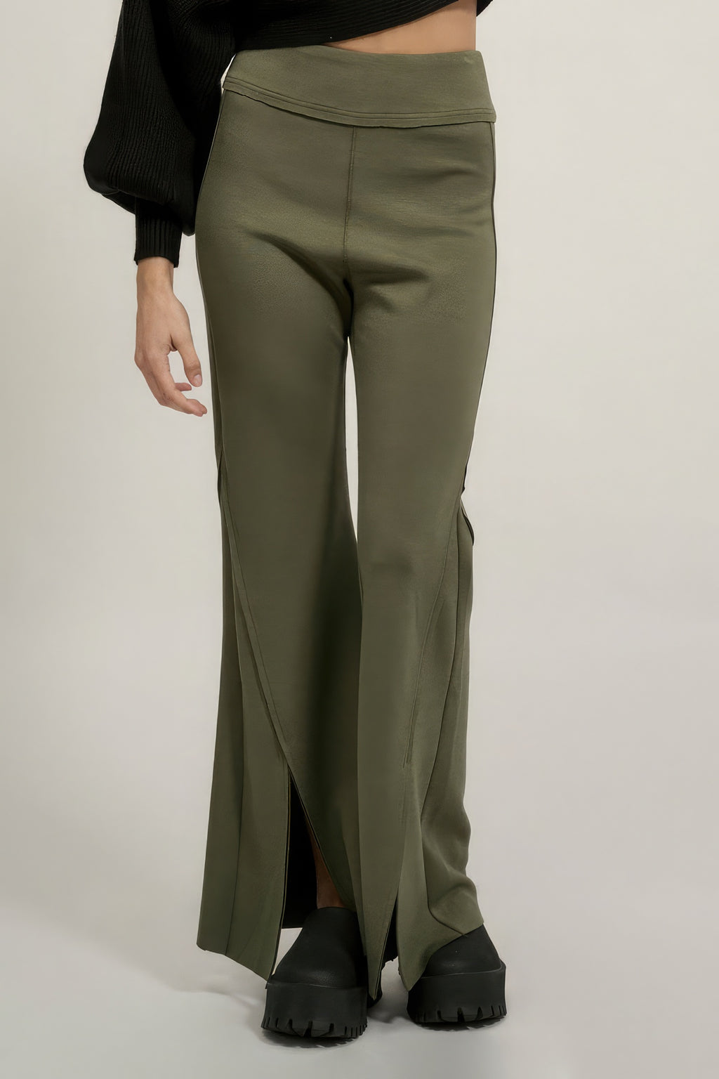 Expose Seam Flare Pants
